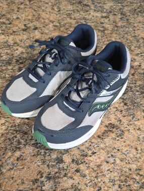 Saucony Kids Navy, Gray & Green Athletic Sneakers Size 4.5Y Wide